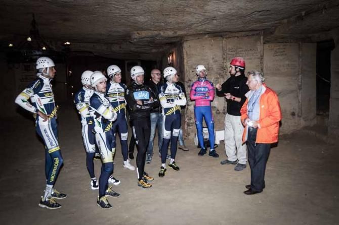 Instructions for Vacansoleil before they take off into the caves