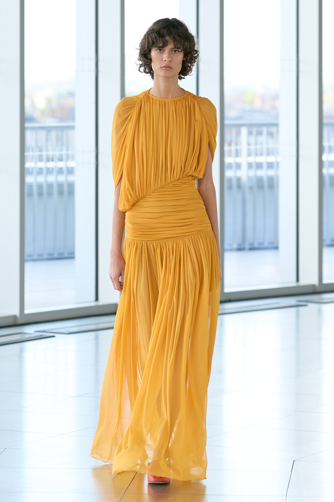 ELEGANT FASHION TRENDS 2026: DRAPING AT TOVE