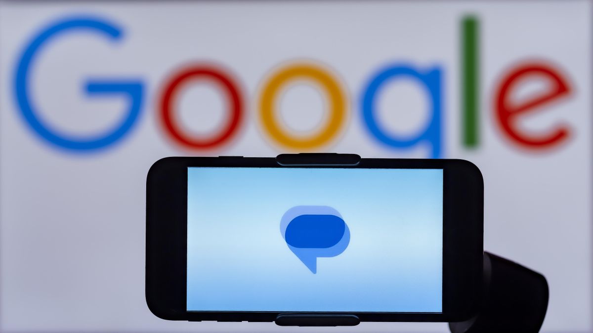 Google Messages logo on a smartphone screen in front of the Google branding