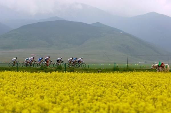 Break away riders at 15km to finish