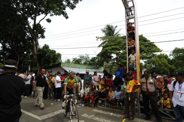 Many children gathered at the start