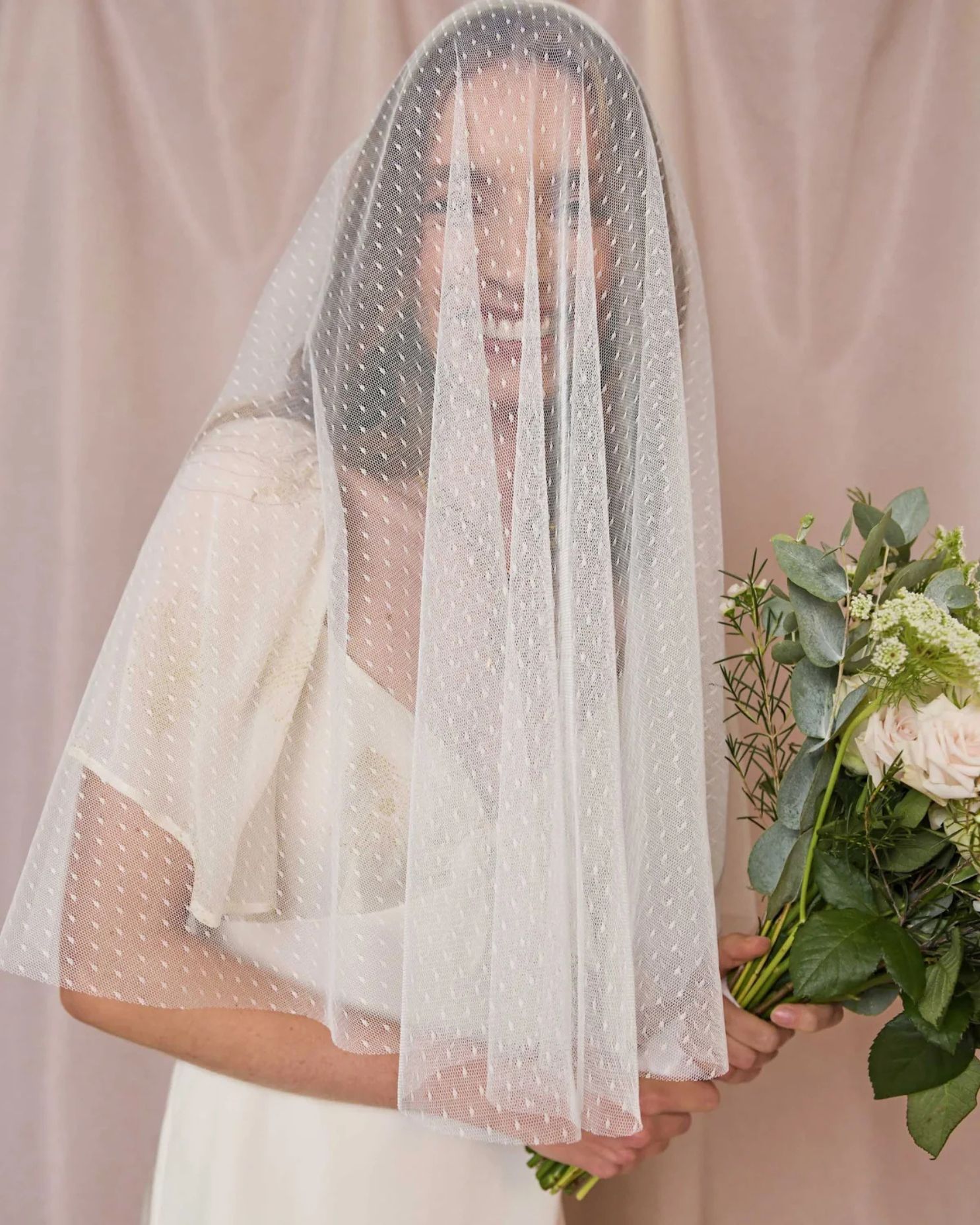Cupid Mesh Veil in Ivory