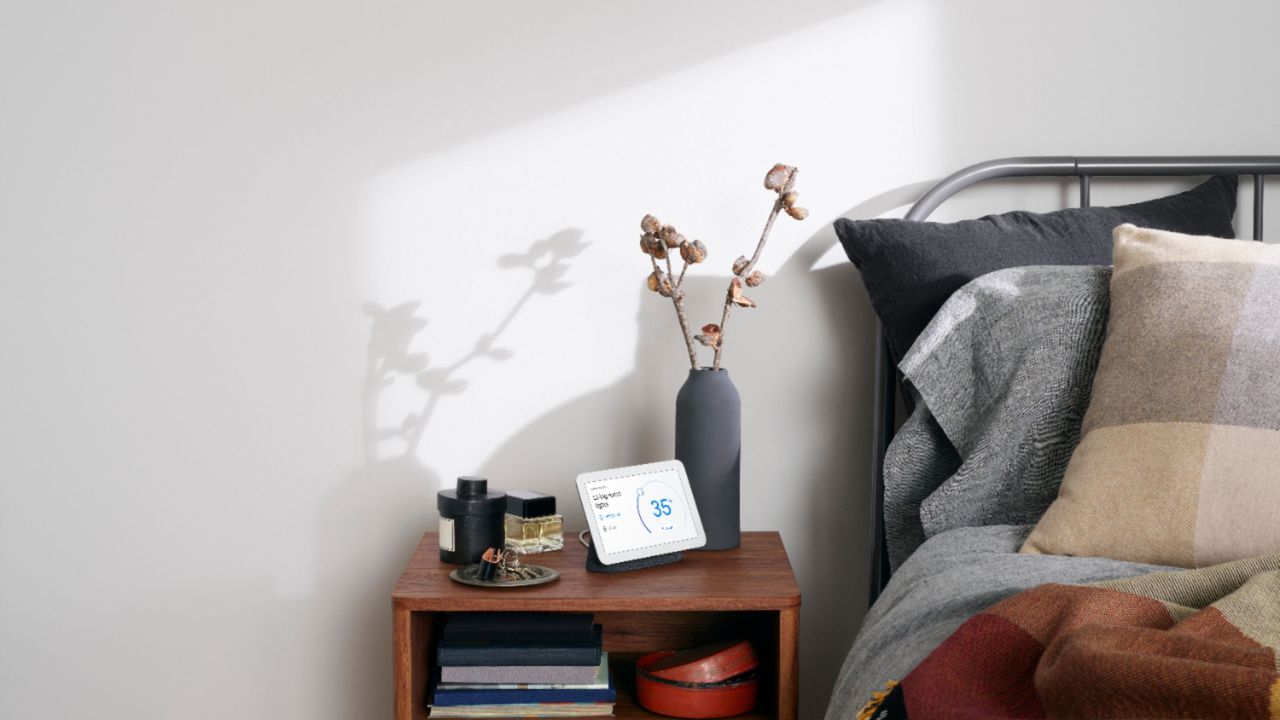 Nest Hub 7” Smart Display with Google Assistant (2nd Gen)