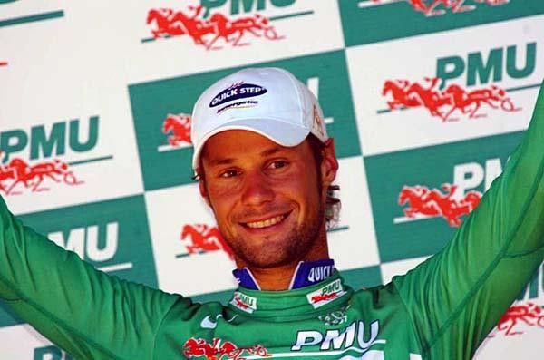 Boonen back in green after a perfect sprint in his 50x11, which was all that was left after a tangle with another rider one kilometre from the line.