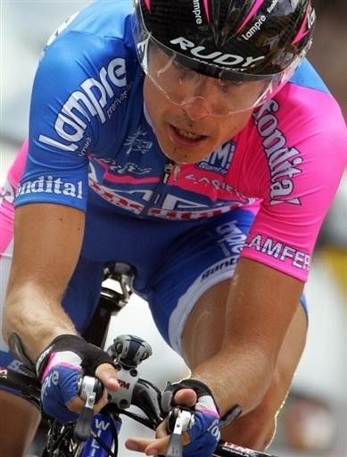 Cunego held onto the young rider's lead in 2006