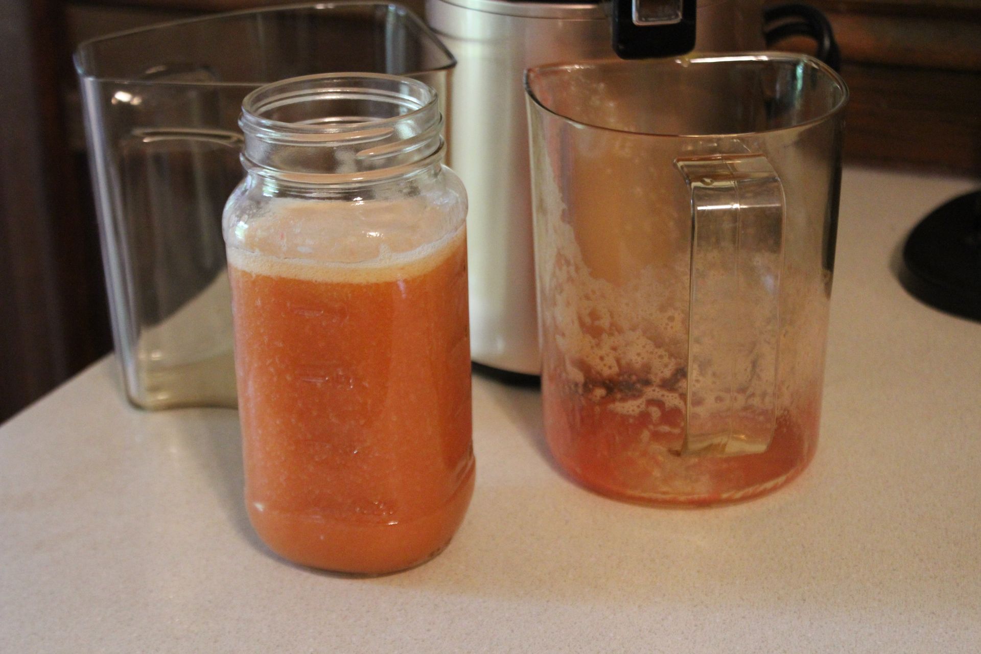 Hurom H-AA Slow Juicer