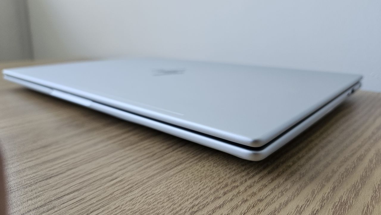 The HP EliteBook 8 G1a 16 on a desk