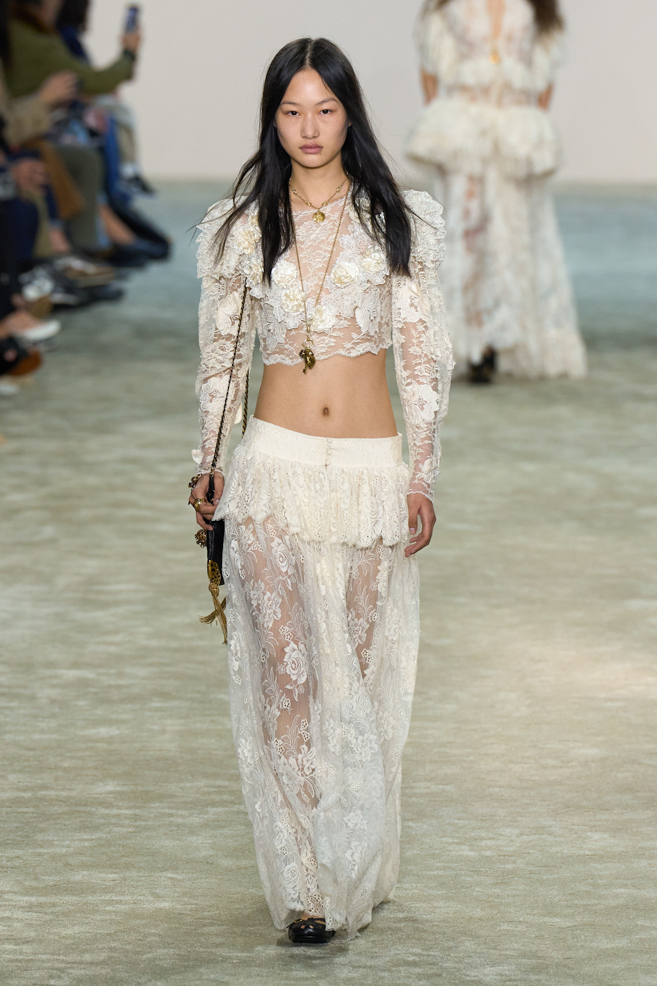 chloe fall 2025 runway
