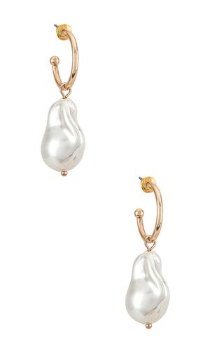 baroque mini pearl earrings