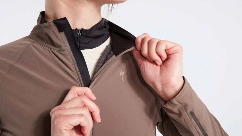 The Specialized Prime-Series Alpha Jacket close up showing front on details.