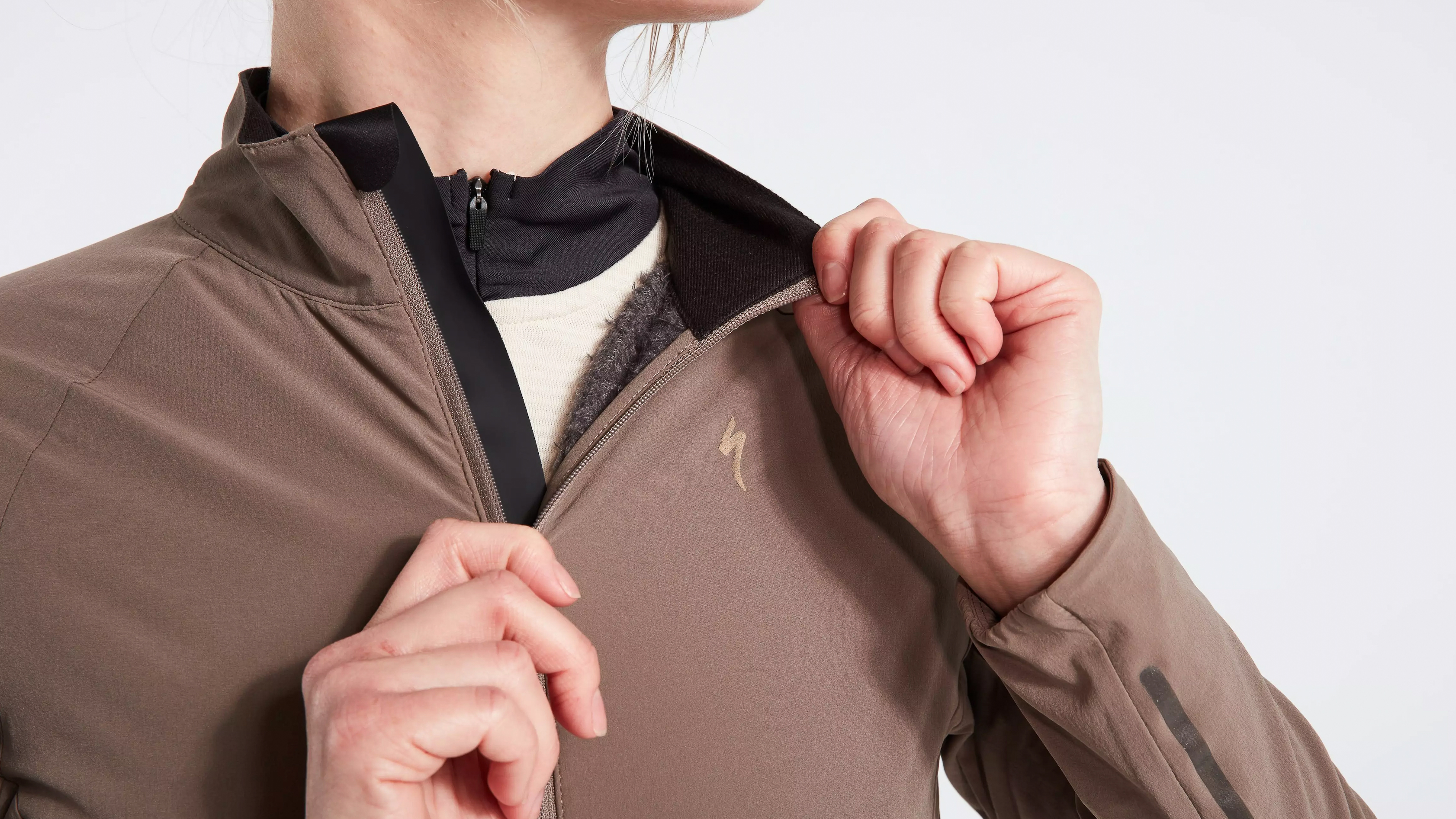 The Specialized Sale has discounted this top-rated winter jacket by an incredible $135 – Treat the cyclist in your life to a luxurious layer this Christmas