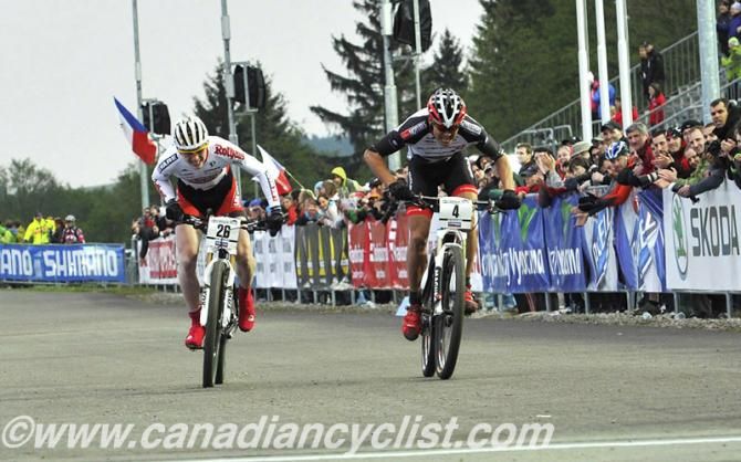 Kenta Gallagher (Superior Brentjens Mountainbike Racing Team) and Christian Pf&auml;ffle sprint in the final