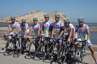The Skil-Shimano riders pose for a picture with Kenny Van Hummel in the white Asia Tour leader's jersey