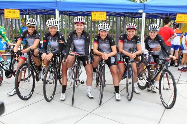 The Specialized - lululemon team line up ready for action.