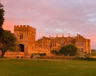 broughton castle