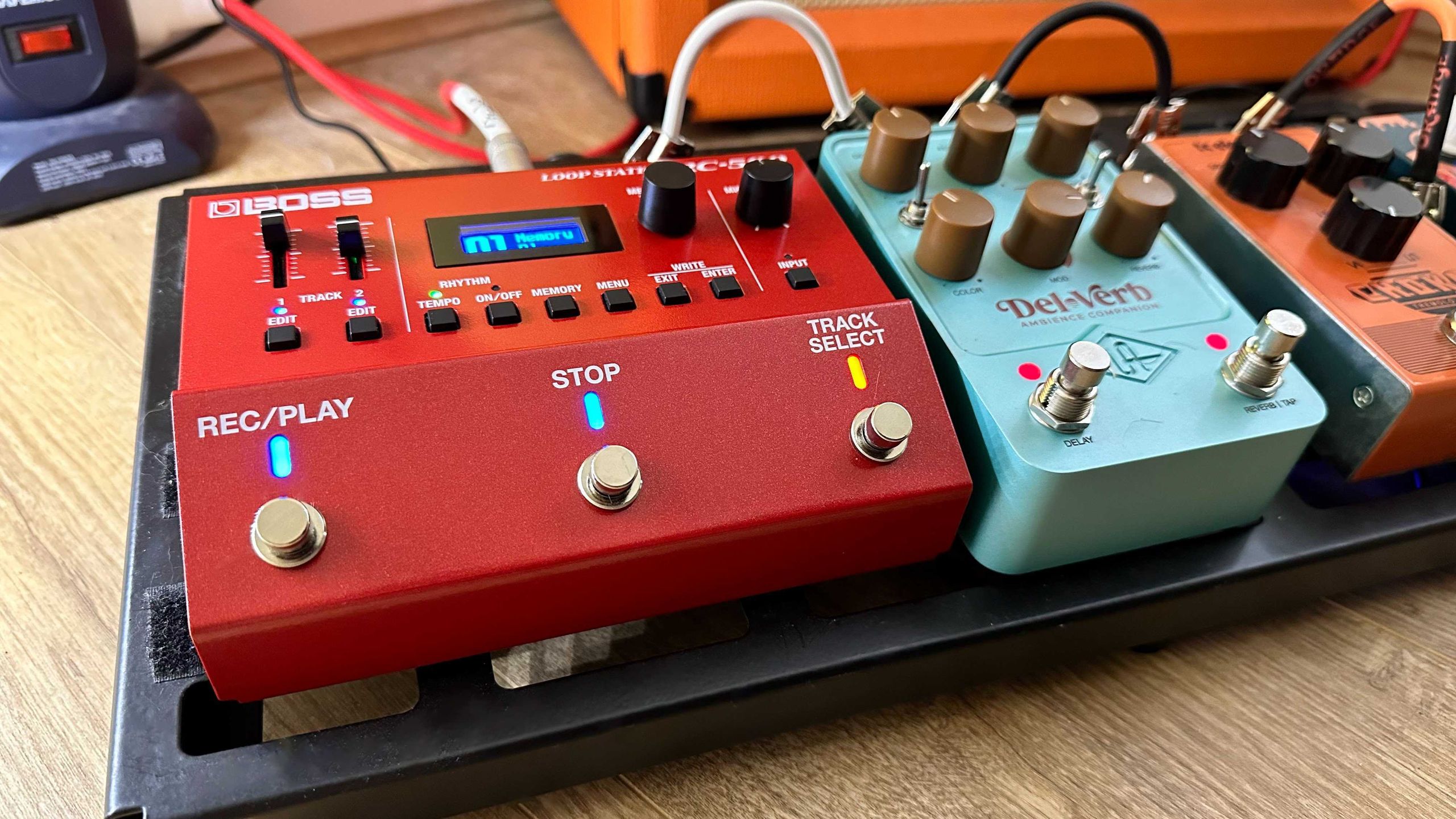 ギター BOSS LOOP STATION RC-500 Amazon.com: Boss RC-500 Loop Station Bundle with Gearlux