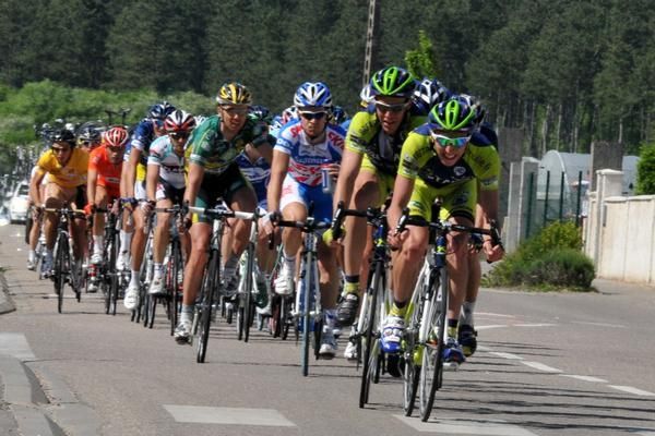 The peloton tries to catch the day's break away.