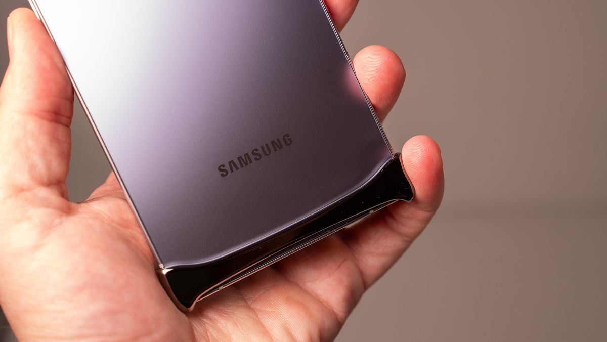 The Aluminum Graphite Arc Pulse case for the Samsung Galaxy S25 Ultra