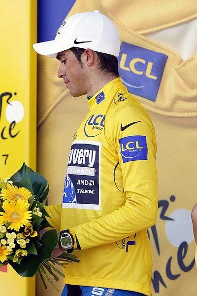 Alberto Contador (Discovery Channel) accepts the winner's flowers.