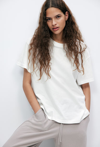 An image of one of the best white t-shirts from H&M