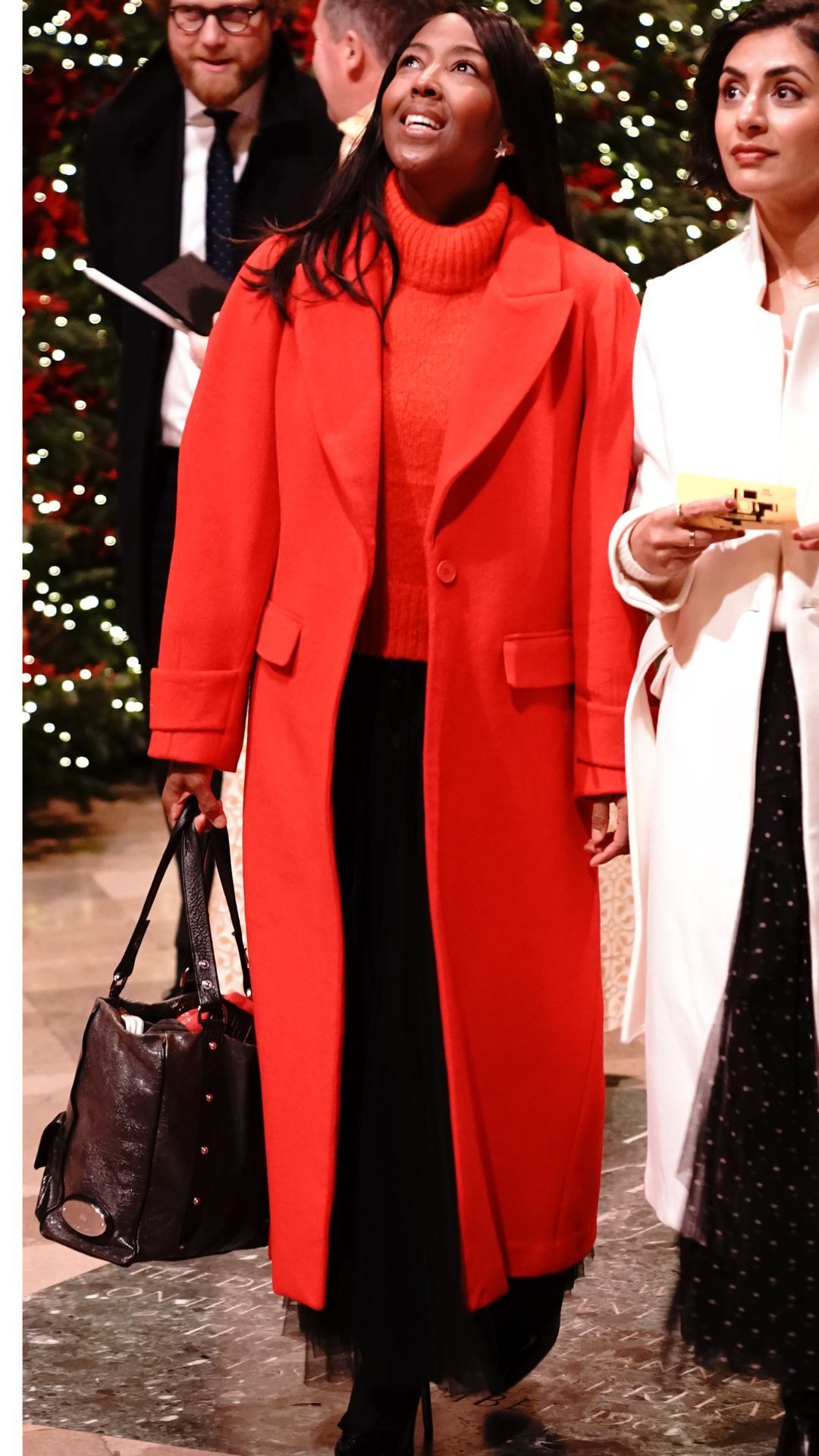 Angellica Bell con un outfit rosso