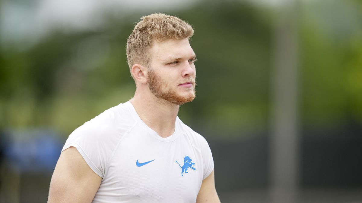 Hard Knocks: Lions' Aidan Hutchinson Sings Billie Jean | What To Watch