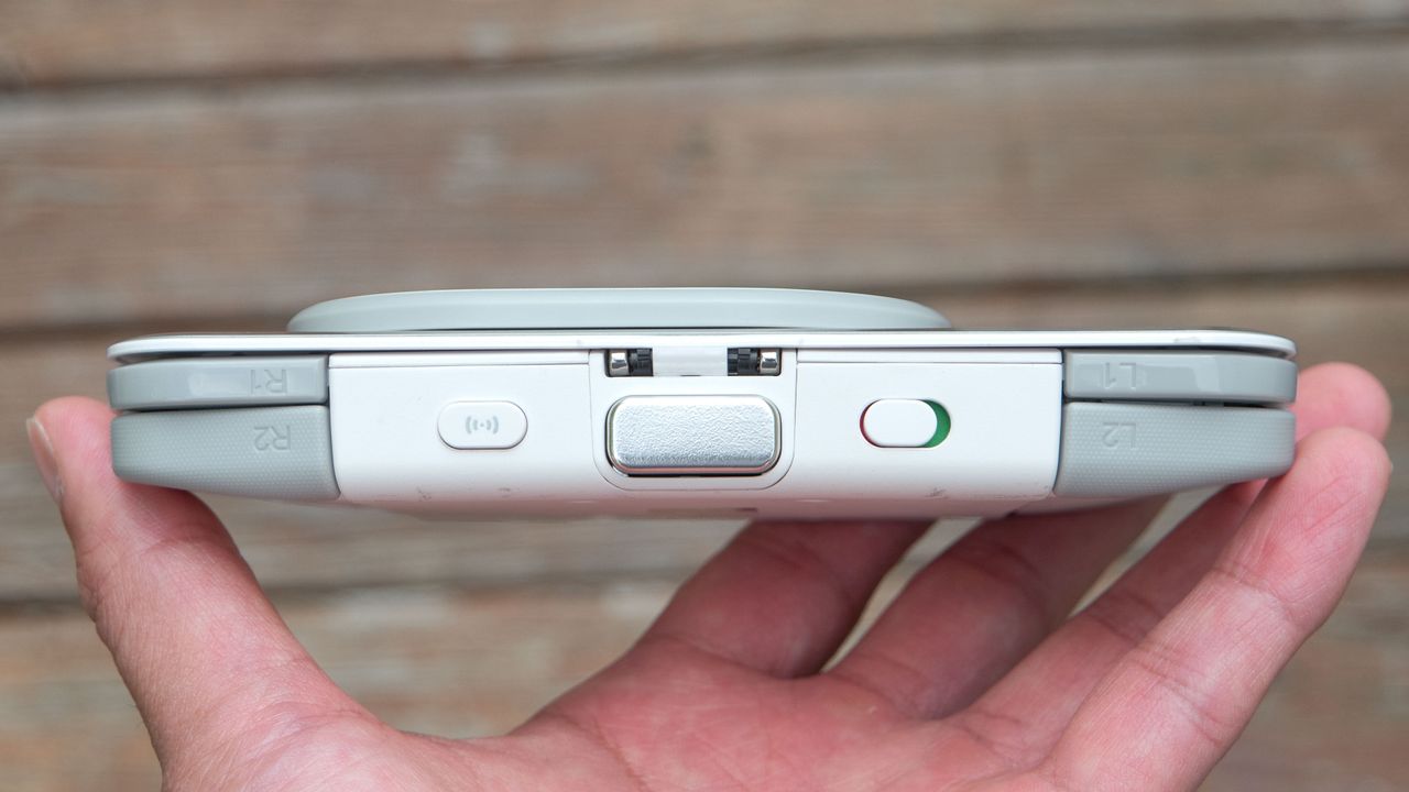 MCON Bluetooth Controller used with an iPhone.