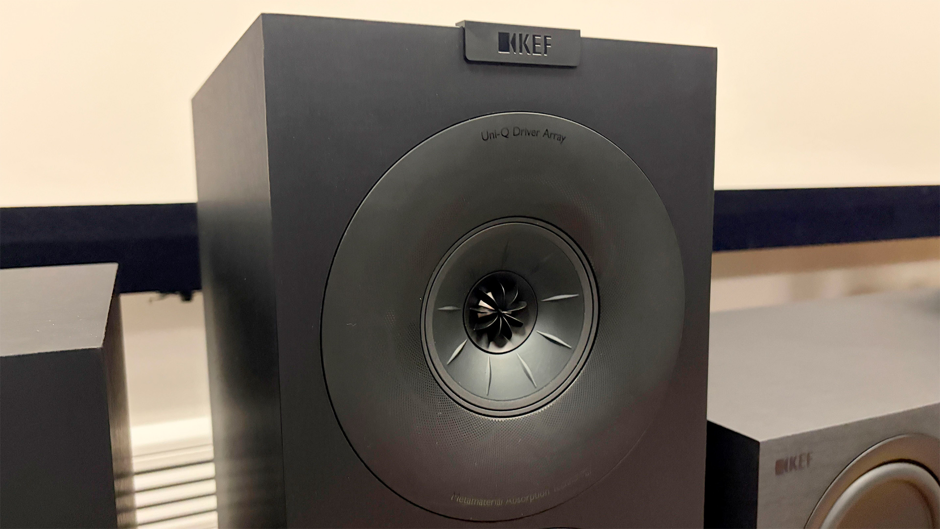 KEF Q Concerto Meta 5.1 speaker package detail of UniQ driver