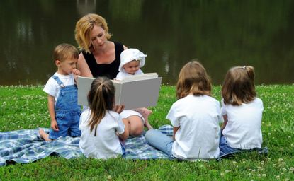 children reading