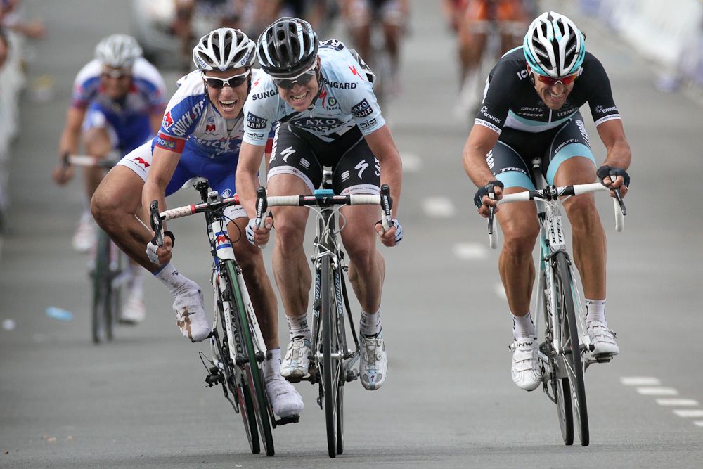 Nick Nuyens (Saxobank) wins the 2011 race in front of Sylvain Chavanel (Quick Step) and Fabian Cancellara (Leopard-Trek).