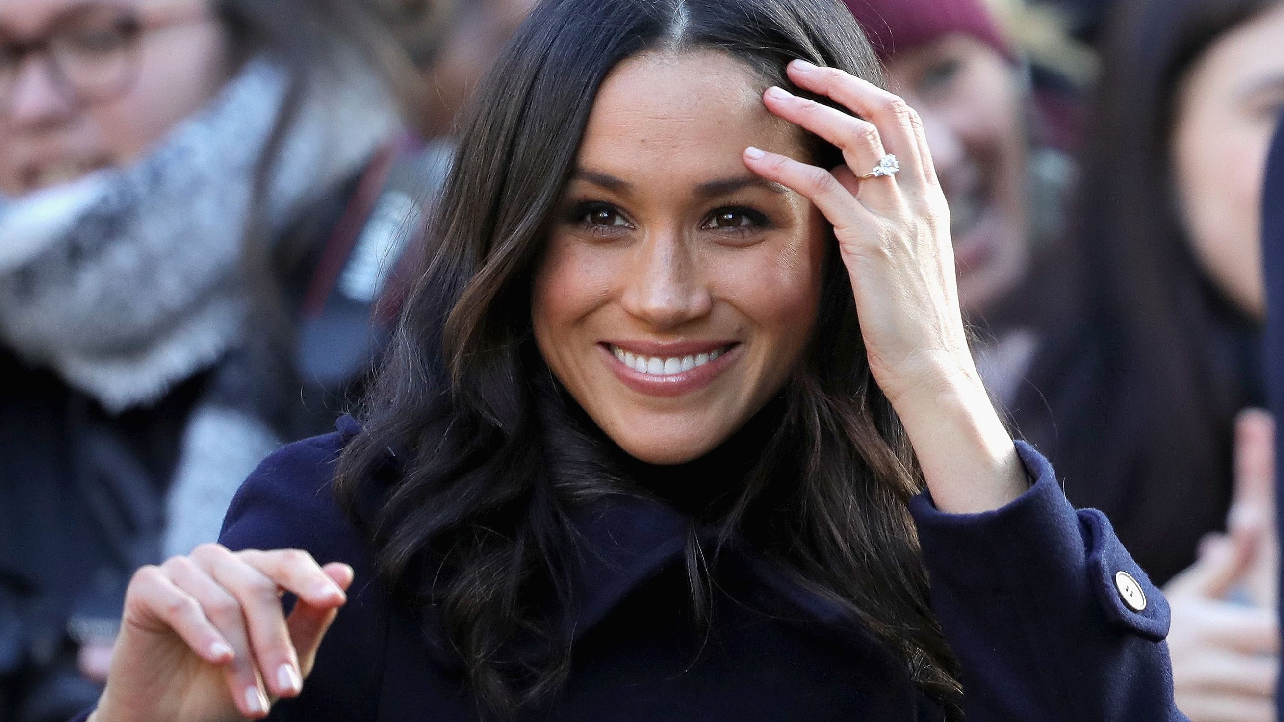 Hair, Facial expression, Beauty, Eyebrow, Smile, Skin, Hairstyle, Lip, Street fashion, Long hair,