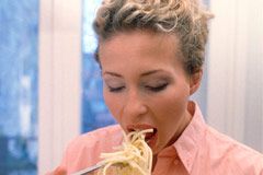 Woman eating - News - Marie Claire