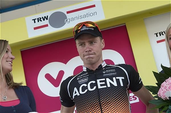 Kevin Van Melsen (Accent Jobs-Willems Veranda's) on stage to receive the sprint classification jersey.