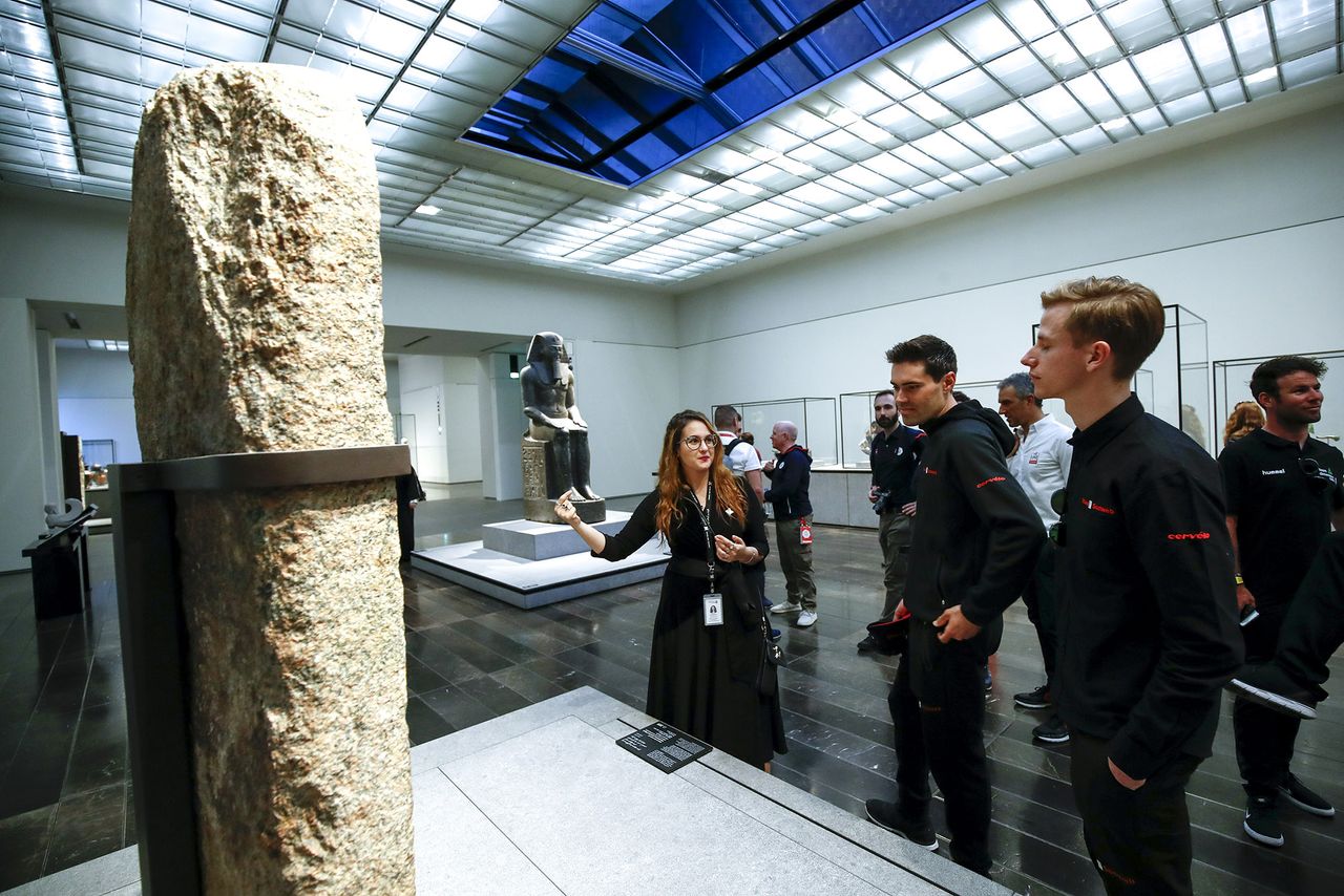 Tom Dumoulin (Team Sunweb) enjoys a guided tour of the Louvre