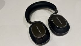 Bowers & Wilkins Px8 S2