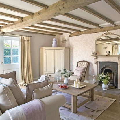 Step inside this beautiful Staffordshire farmhouse | Ideal Home