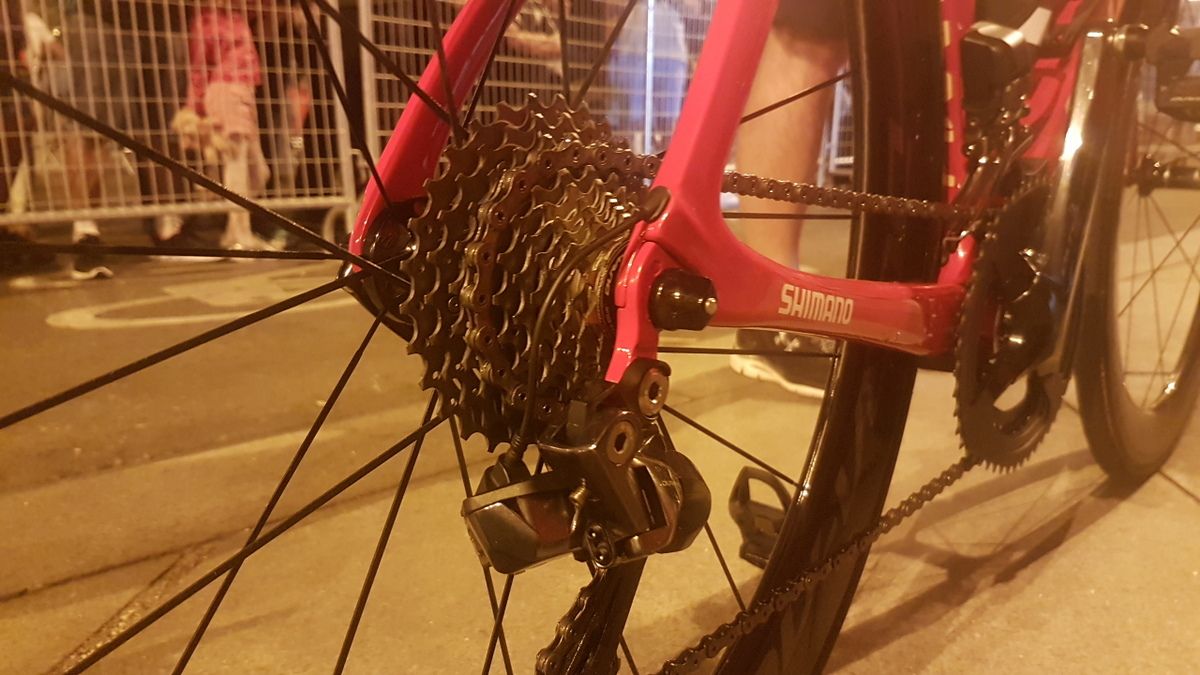 Froome opted for a full Shimano Dura Ace R9150 groupset