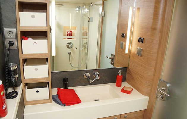 Keterrer bathroom