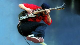 Photo of AUDIOSLAVE, 09-06-2003, Pinkpop, Audioslave, guitarist Tom Morello.