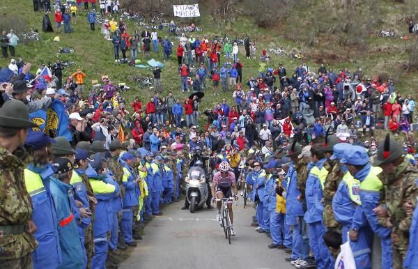 Alberto Contador (Saxo Bank-SunGard) alone on the Zoncolan.