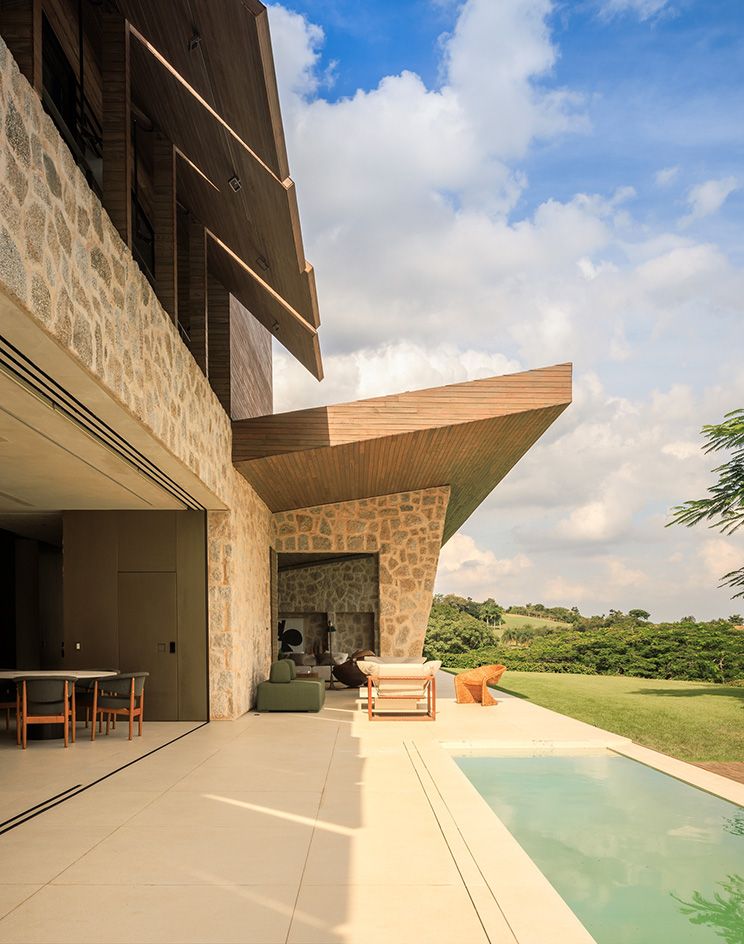 Casa Boa Vista exterior with terrace and swimming pool