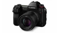 Best Panasonic camera: Panasonic LUMIX S1R