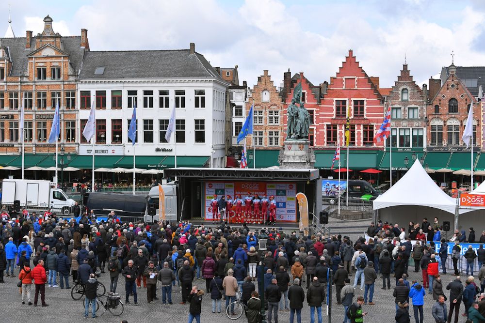 The race gets ready to start