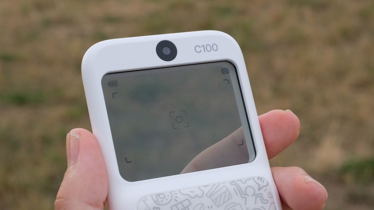 Photograph of the Godox C100 compact camera with transparent screen / viewfinder