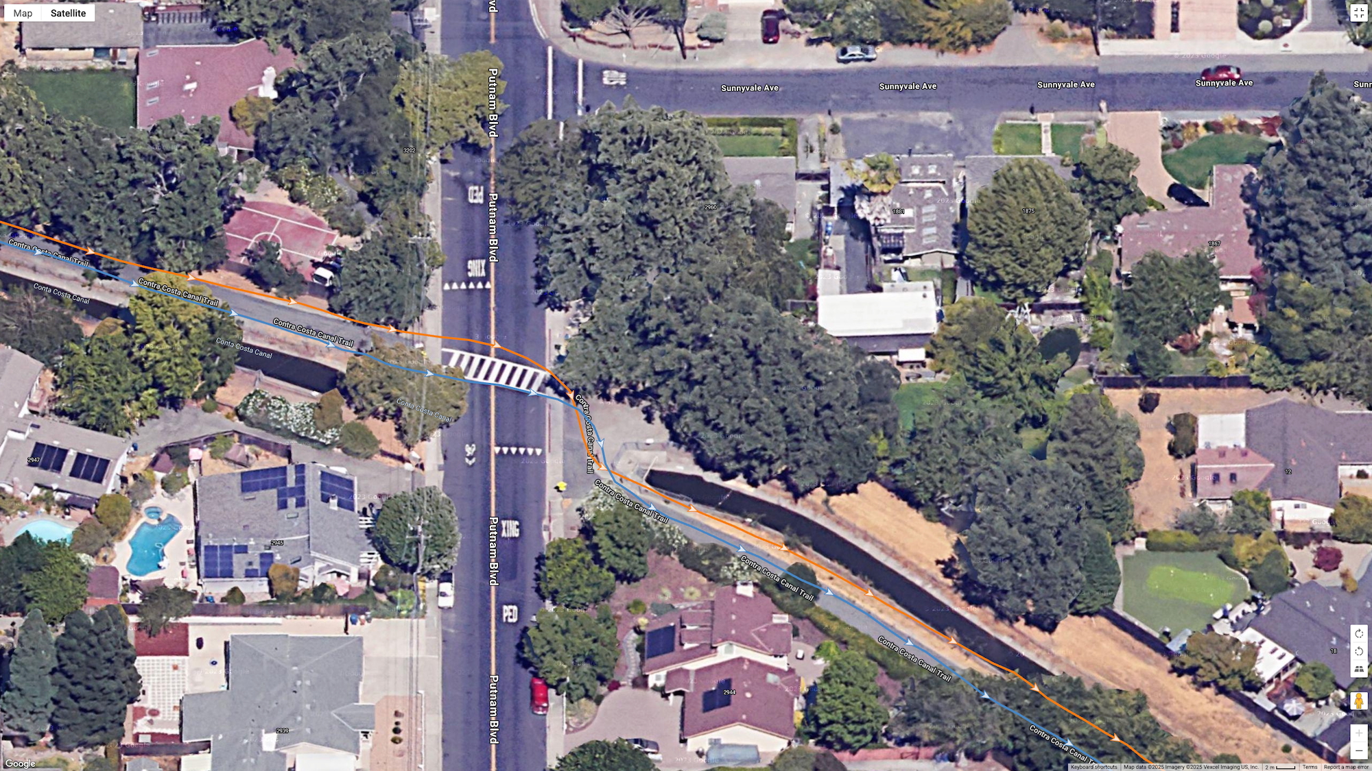 A Google Earth satellite map showing two GPS lines for the Suunto Race 2 and Garmin Venu X1 for the same run, showing how accurate they are.