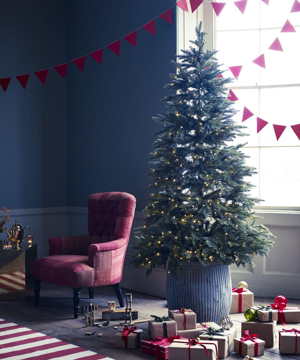 Christmas tree themes 2022 15 seasonal ideas and trends Homes & Gardens