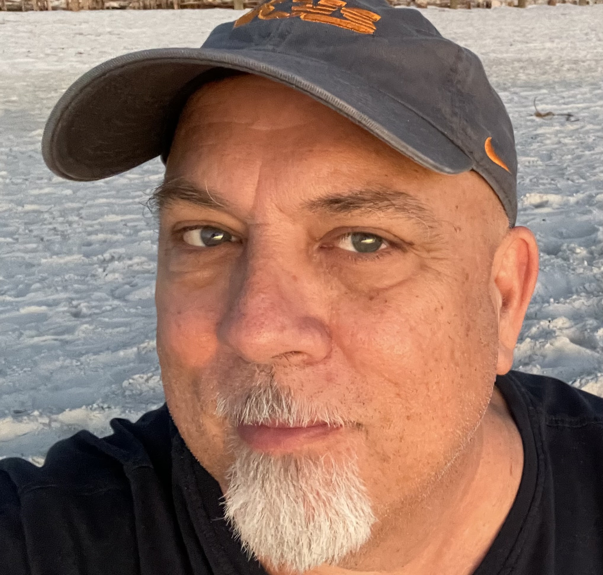 Head shot of James Abee.