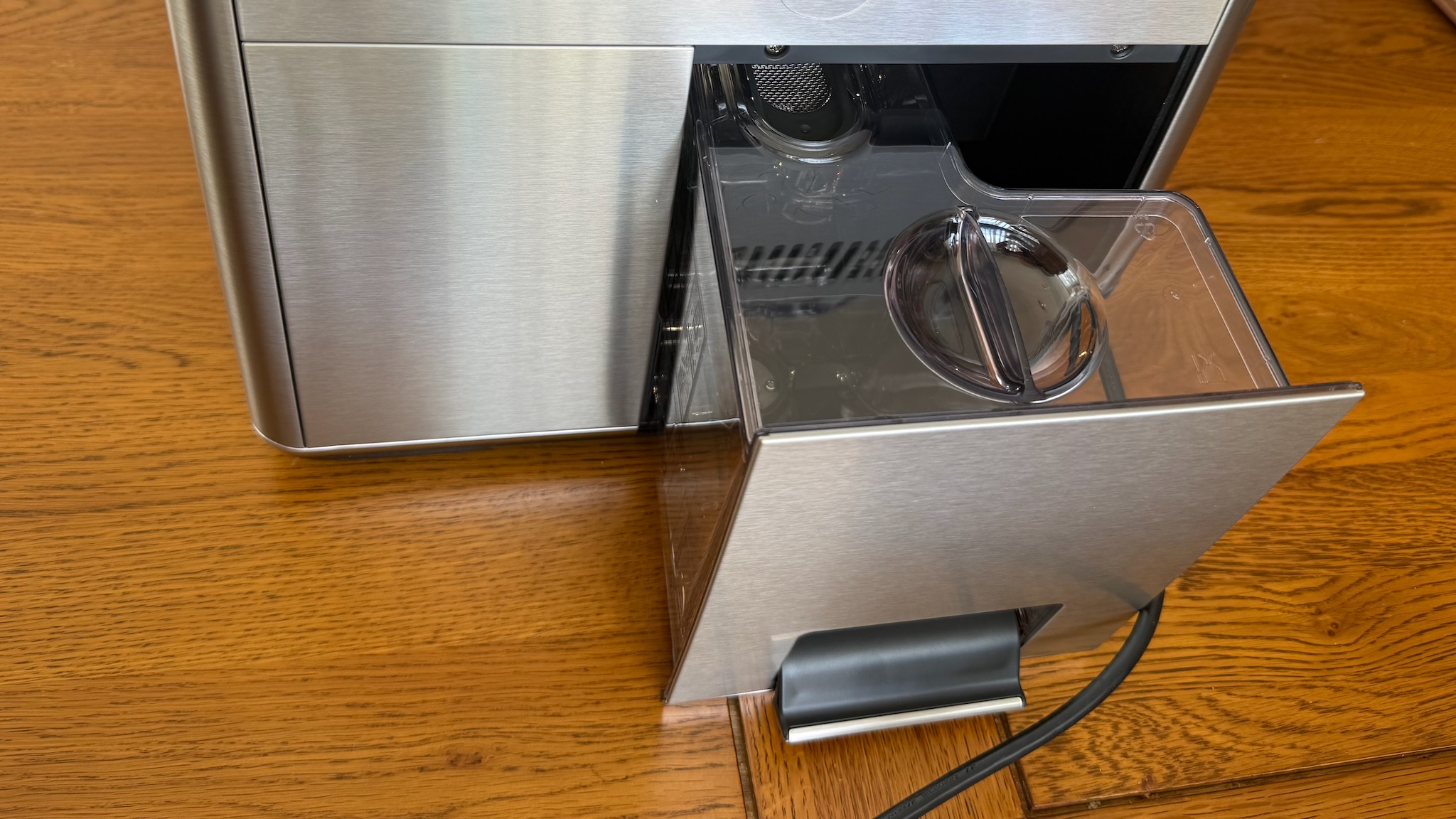 Review images showing the Sage The Oracle Dual Boiler coffee machine