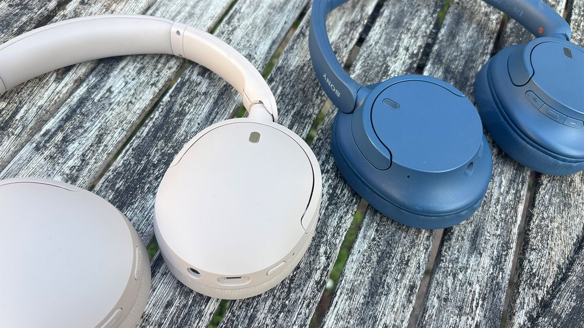 Sony WH-CH730N over-ear headphones