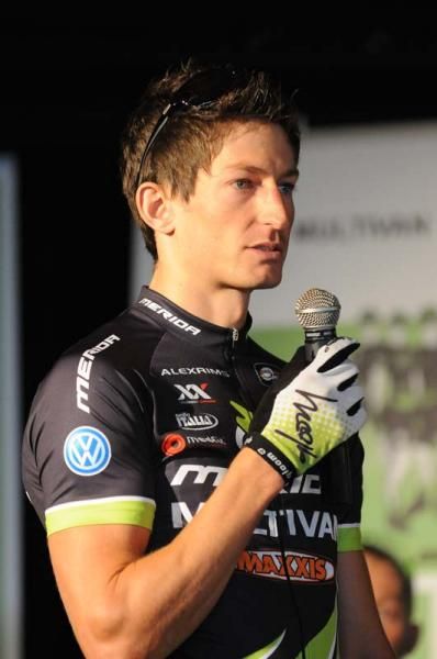 Andreas Kugler speaks to the crowd